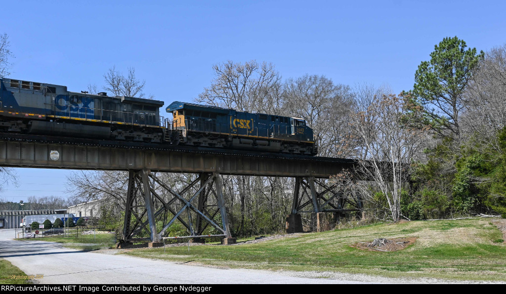 CSX 3443 & 113 crossing the trestle